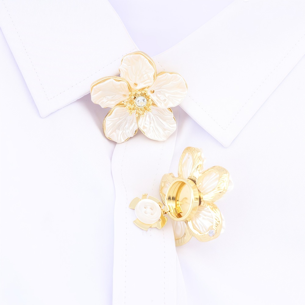 Vintage Women'S Formal Wear - A Pair Vintage Petal Button Cover