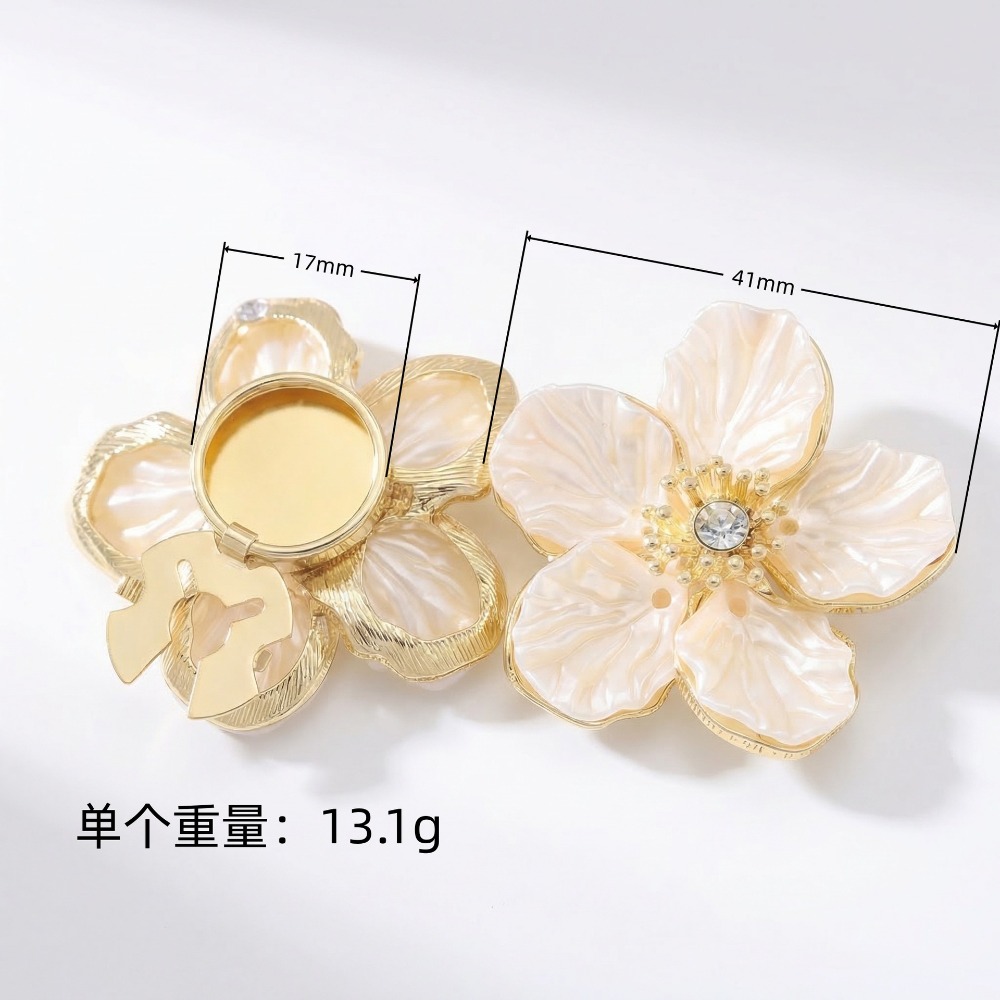 A Pair Vintage Petal Button Co - огляд і ціна Vintage Women'S Formal Wear